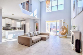Luxury 5BR Home - Pool & Hot Tub - Near Disney